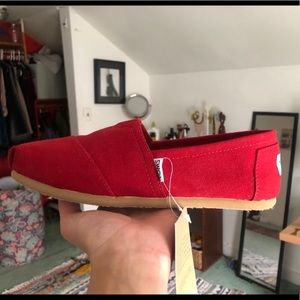 NWT TOMS Canvas Red Shoes